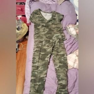Justice camo shirt and leggings size 14-16